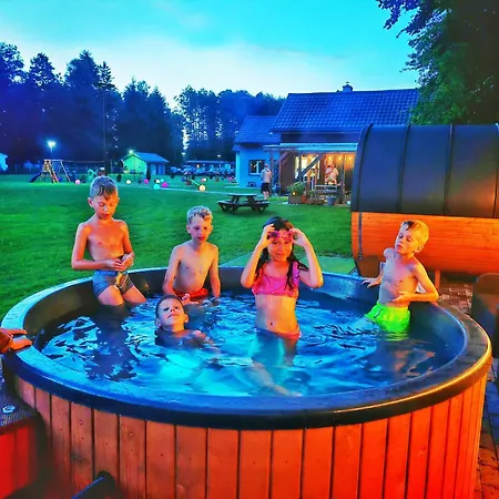 Nad Jeziorem Lubie, Plaza, Jacuzzi, Sauna, Namiot Eventowy- Caloroczne - Lubie Dominikana פארק נופש *