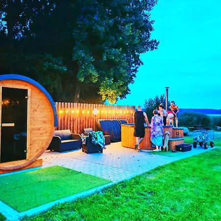 Nad Jeziorem Lubie, Plaza, Jacuzzi, Sauna, Namiot Eventowy- Caloroczne - Lubie Dominikana Gudowo