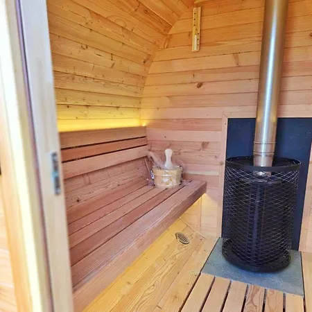 Nad Jeziorem Lubie, Plaza, Jacuzzi, Sauna, Namiot Eventowy- Caloroczne - Lubie Dominikana פארק נופש