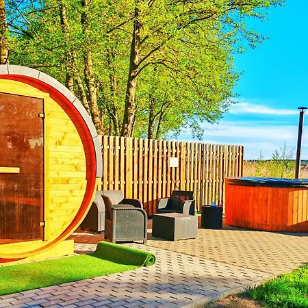 Nad Jeziorem Lubie, Plaza, Jacuzzi, Sauna, Namiot Eventowy- Caloroczne - Lubie Dominikana פארק נופש *